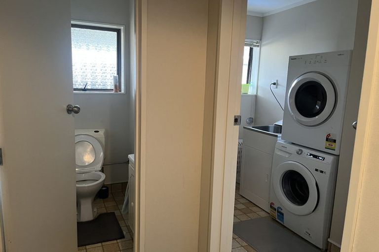 Photo of property in 6 Caulfield Place, Awapuni, Palmerston North, 4412