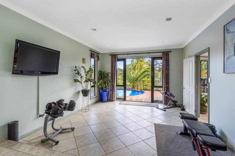 Photo of property in 54 Roy Maloney Drive, Henderson, Auckland, 0612