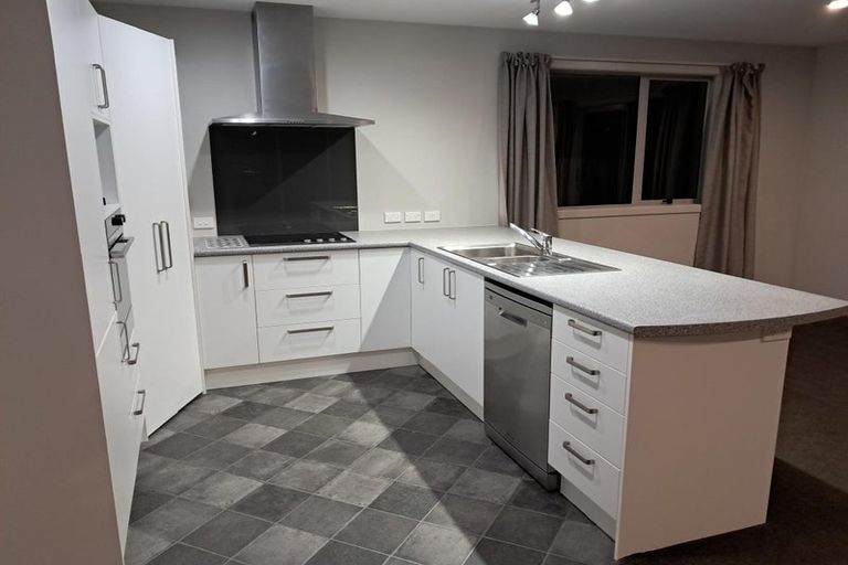 Photo of property in 8 Sandown Street, Waihola, Milton, 9073