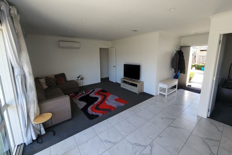 Photo of property in 8 Derwent Place, Flagstaff, Hamilton, 3210