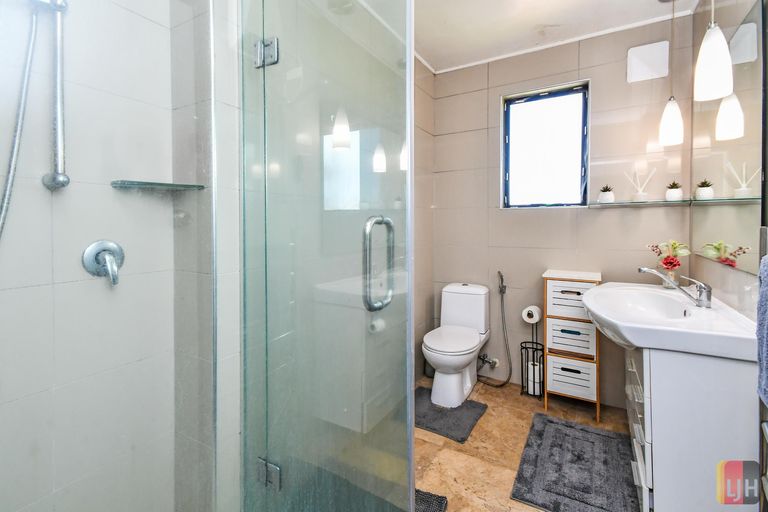 Photo of property in 21 Rogers Road, Manurewa, Auckland, 2102