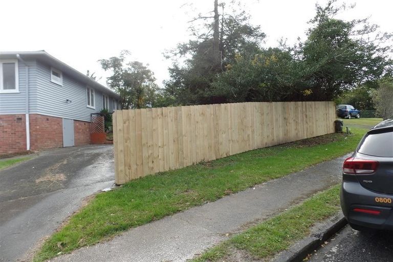 Photo of property in 16 Trojan Crescent, New Lynn, Auckland, 0600