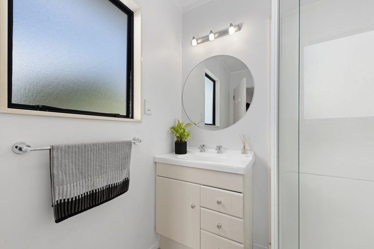 Photo of property in 59 Pokohiwi Road, Normandale, Lower Hutt, 5010