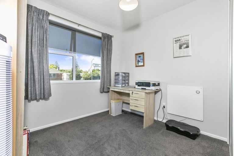 Photo of property in 80 Muir Avenue, Mangere Bridge, Auckland, 2022
