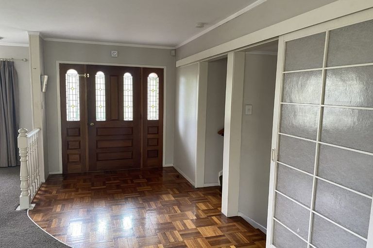 Photo of property in 121 Chamberlain Road, Massey, Auckland, 0614