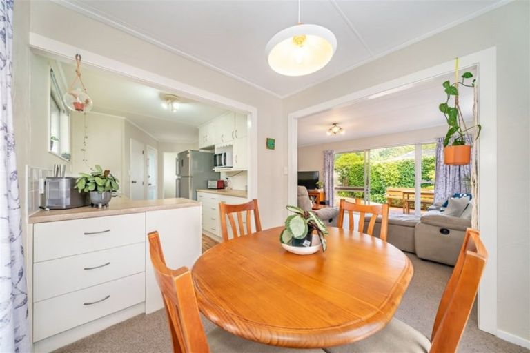 Photo of property in 22 Gemstone Drive, Birchville, Upper Hutt, 5018