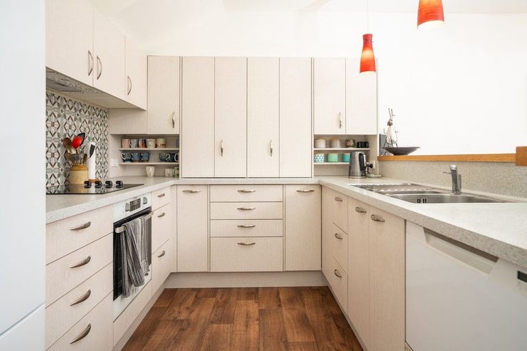 Photo of property in 10 Futuna Close, Karori, Wellington, 6012