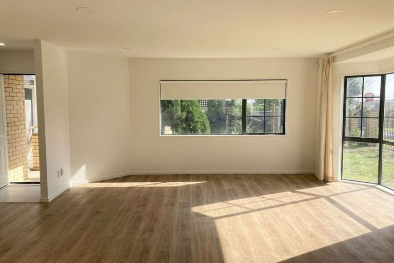 Photo of property in 2 Cyclamen Road, Mangere, Auckland, 2022