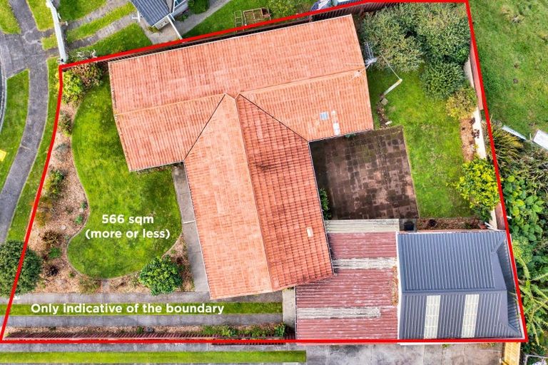 Photo of property in 8 Warren Place, Frankleigh Park, New Plymouth, 4310