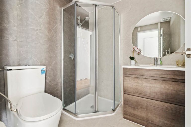 Photo of property in 2/1g Dishys Road, Flat Bush, Auckland, 2019