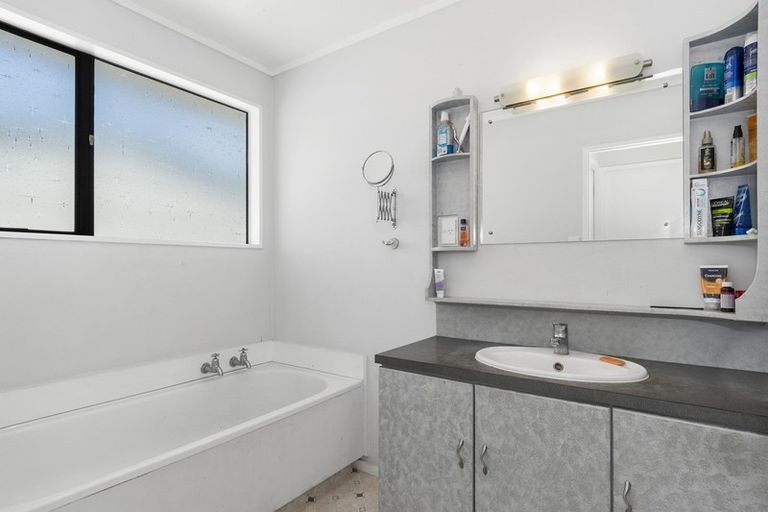 Photo of property in 9 Bayly Place, Te Puke, 3119