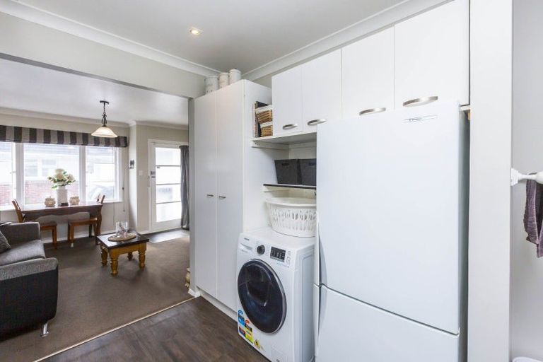 Photo of property in 60 Gibbons Street, Ebdentown, Upper Hutt, 5018