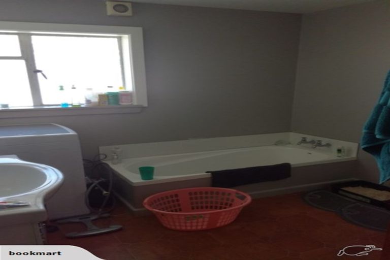 Photo of property in 918 Avonside Drive, Avondale, Christchurch, 8061