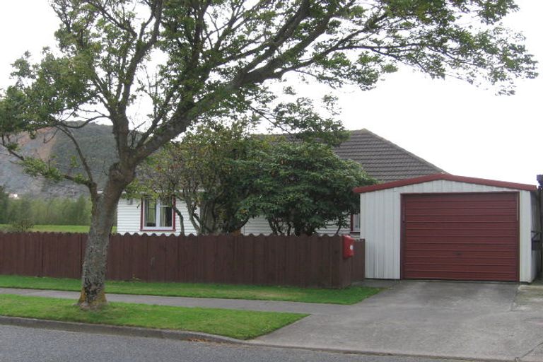 Photo of property in 1a Nash Street, Taita, Lower Hutt, 5011