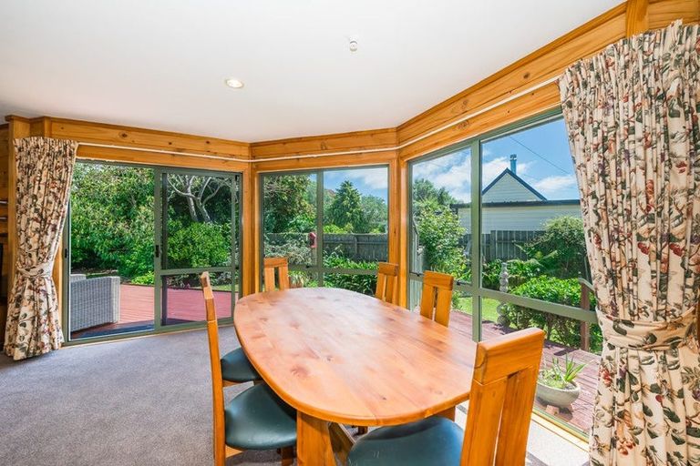 Photo of property in 9 Hurworth Grove, Waikanae, 5036