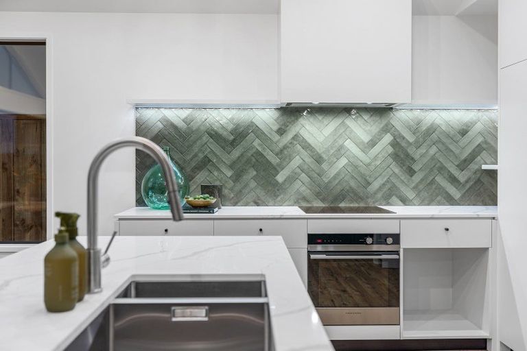 Photo of property in 5 Pekapeka Lane, Poike, Tauranga, 3112