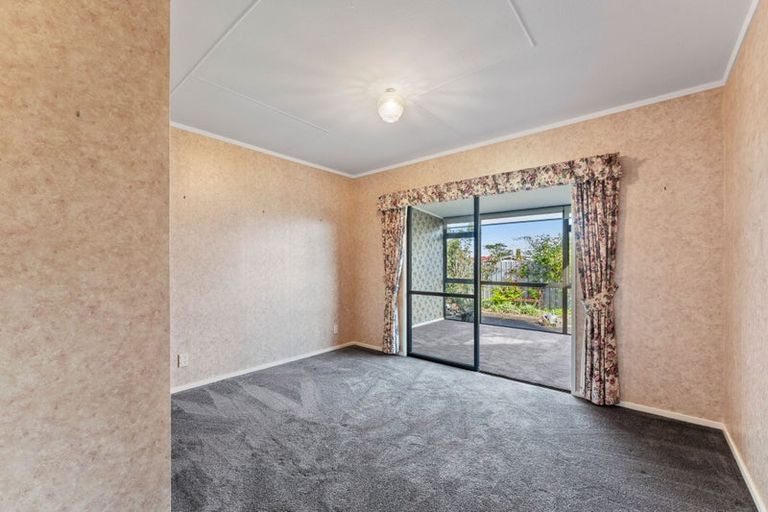 Photo of property in 16 Warwick Place, Springvale, Whanganui, 4501