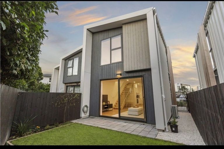 Photo of property in 6/82 East Coast Road, Milford, Auckland, 0620