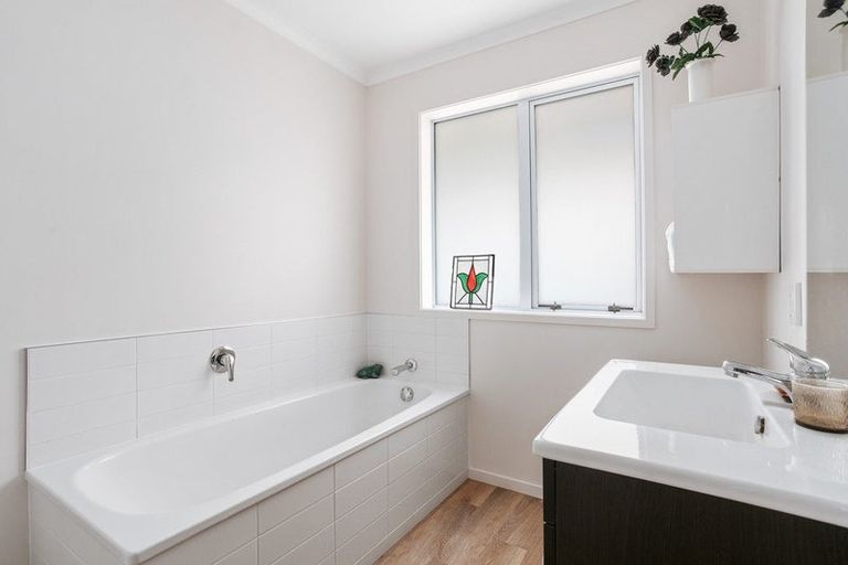 Photo of property in 17 Lynley Park Drive, Omokoroa, 3114