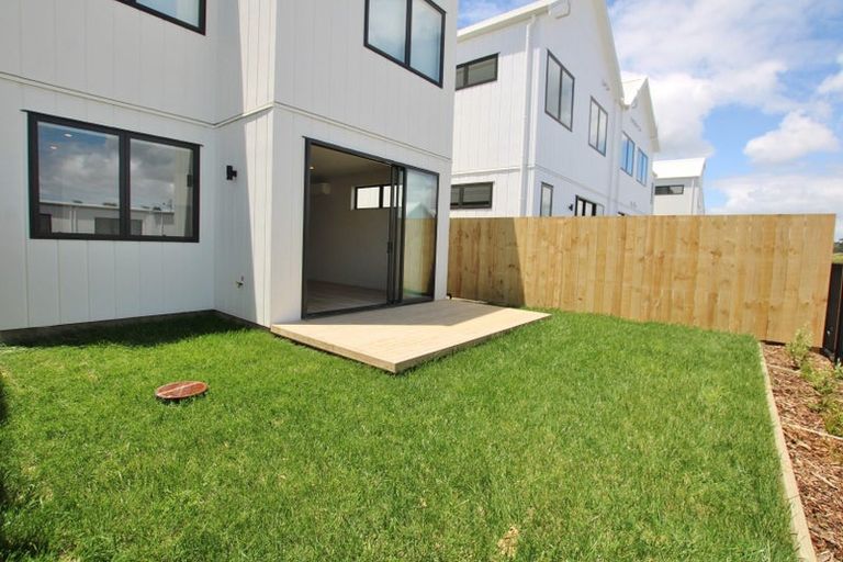 Photo of property in 10 Porowha Road, Westgate, Auckland, 0814