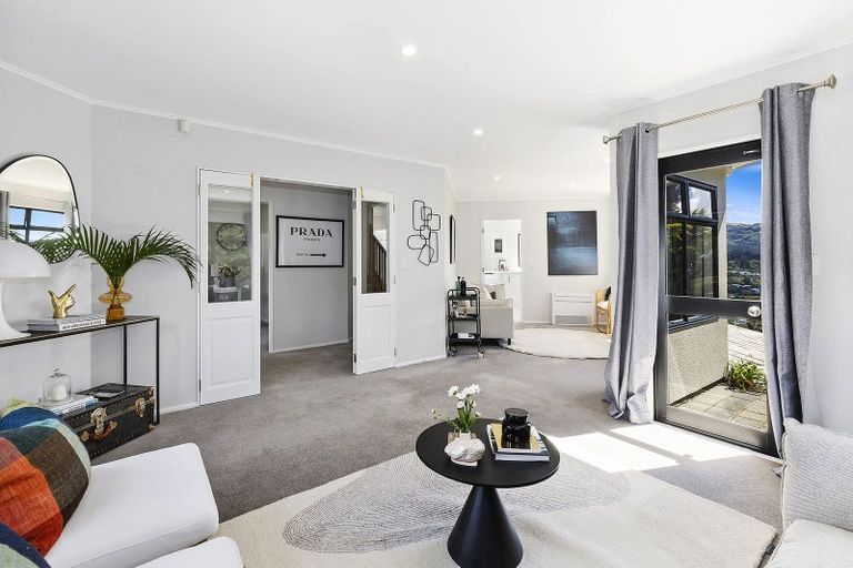 Photo of property in 94 Woodman Drive, Tawa, Wellington, 5028