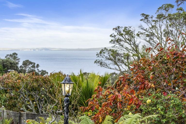 Photo of property in 39 Montgomery Avenue, Rothesay Bay, Auckland, 0630