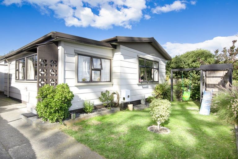 Photo of property in 24 Pukeko Place, Westshore, Napier, 4110