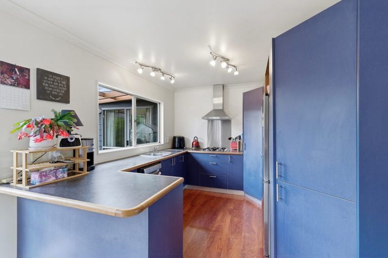 Photo of property in 19 Cabeleigh Drive, Helensville, 0800