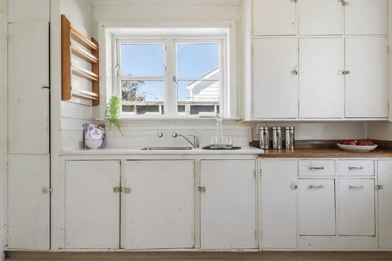 Photo of property in 9f Kerr Street, Devonport, Auckland, 0624