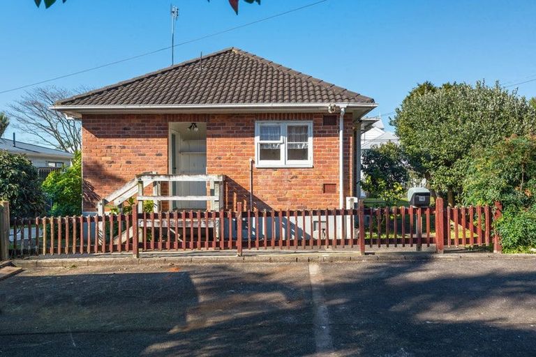 Photo of property in 9e Kerr Street, Devonport, Auckland, 0624