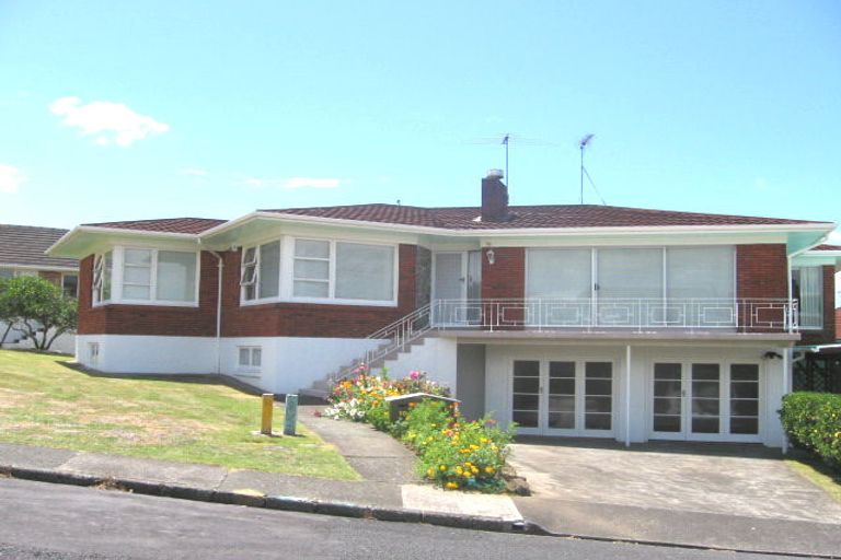 Photo of property in 10 Fowler Street, Northcote, Auckland, 0627