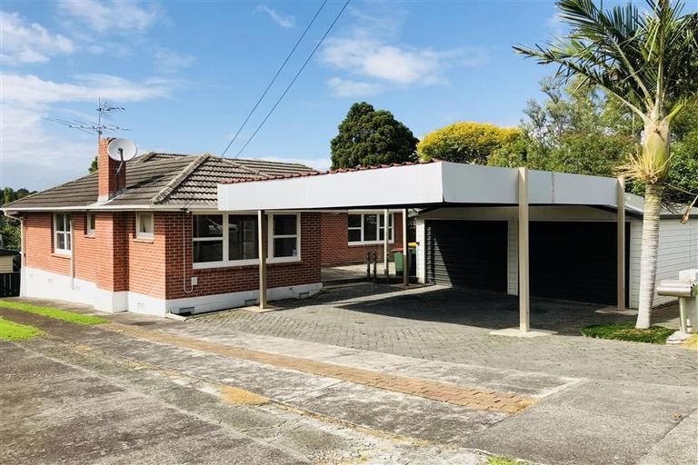 Photo of property in 57 Hutchinsons Road, Bucklands Beach, Auckland, 2014