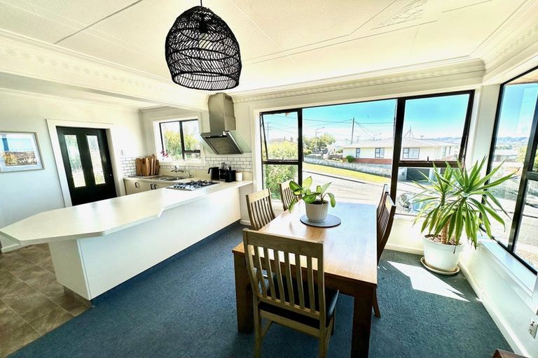 Photo of property in 225 Clyde Street, Balclutha, 9230