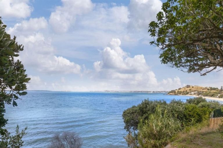 Photo of property in 4/118 Vauxhall Road, Narrow Neck, Auckland, 0624