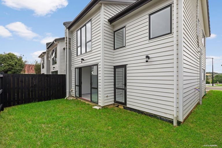 Photo of property in 11 Kaha Lane, Henderson, Auckland, 0612