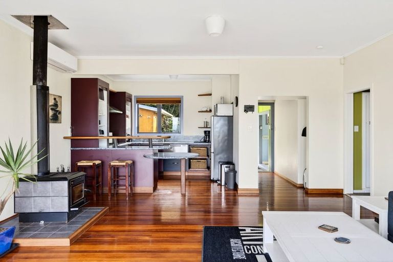 Photo of property in 49 Moana Road, Okitu, Gisborne, 4010