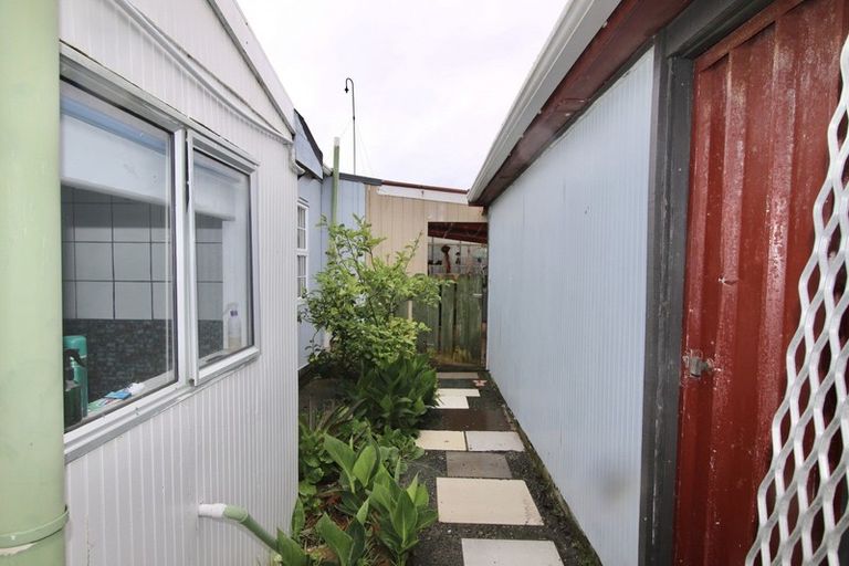 Photo of property in 23 Nash Parade, Foxton Beach, Foxton, 4815