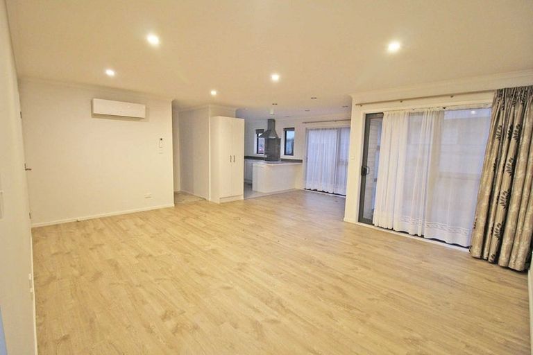 Photo of property in 18 Shrule Place, Huntington, Hamilton, 3210