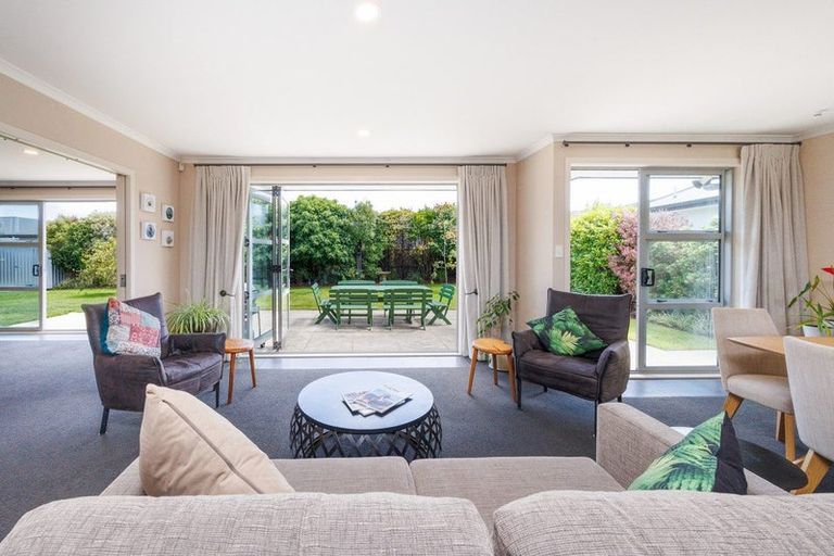 Photo of property in 49 Rodeo Drive, Kelvin Grove, Palmerston North, 4414