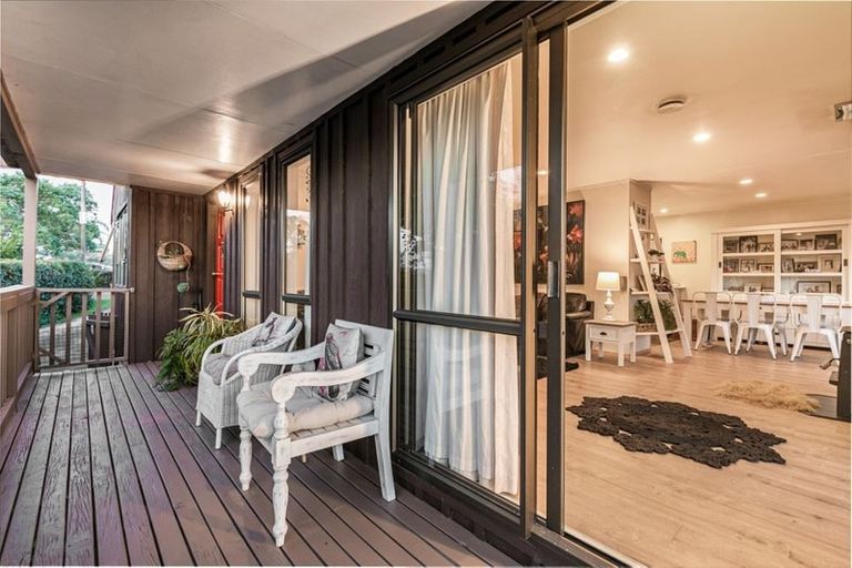 Photo of property in 12 Valerie Crescent, Okura, Albany, 0792