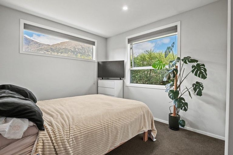 Photo of property in 10 Coburn Place, Lake Hayes, Queenstown, 9304