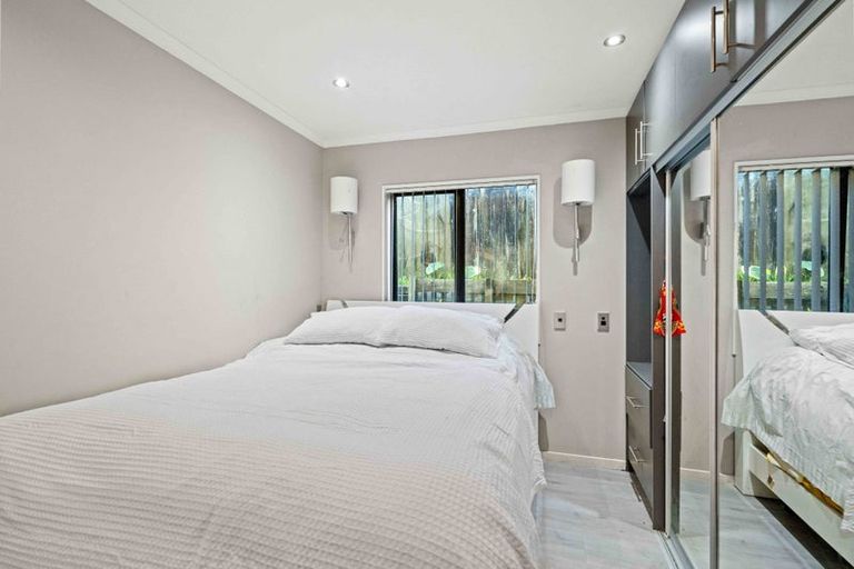 Photo of property in 46 Commissariat Road, Mount Wellington, Auckland, 1060