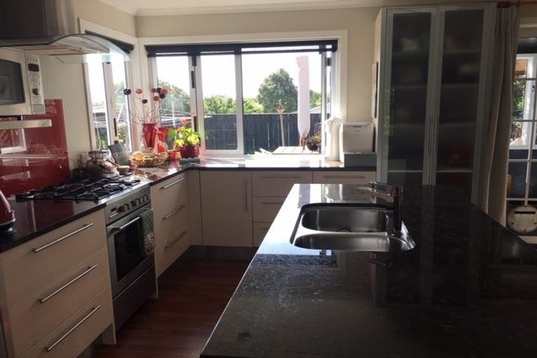 Photo of property in 12 Hicks Crescent, Waikanae Beach, Waikanae, 5036