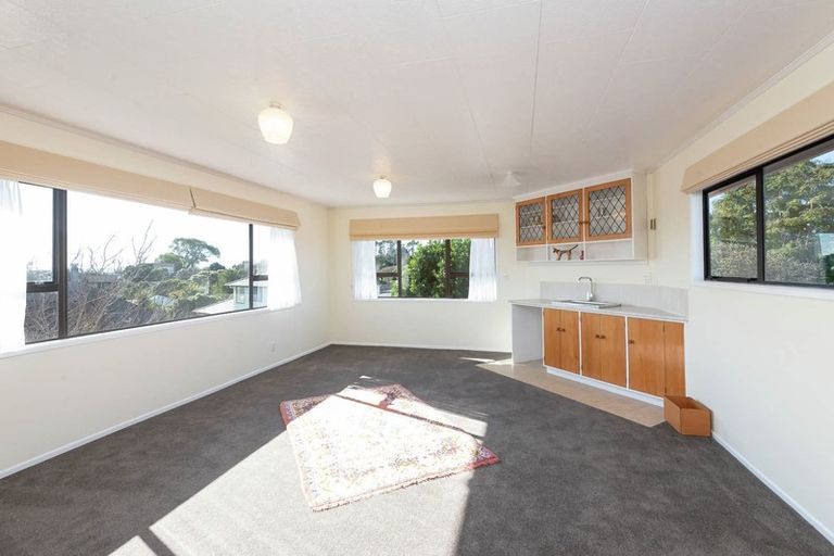 Photo of property in 18 Sheralee Place, Bucklands Beach, Auckland, 2014