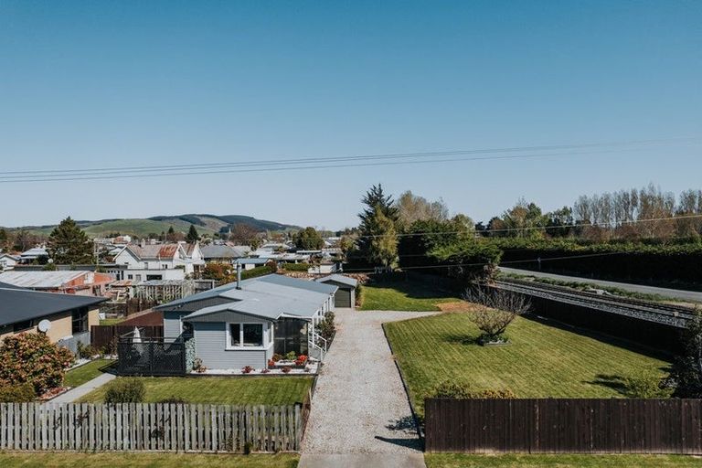 Photo of property in 17 Cross Street, Milton, 9220