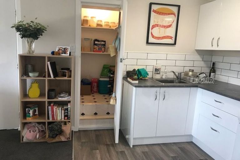 Photo of property in 131 Ruskin Road, Newlands, Wellington, 6037