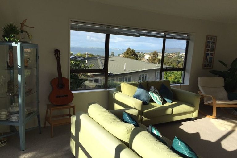 Photo of property in 2/47 Channel View Road, Campbells Bay, Auckland, 0630