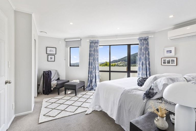 Photo of property in 94 Woodman Drive, Tawa, Wellington, 5028