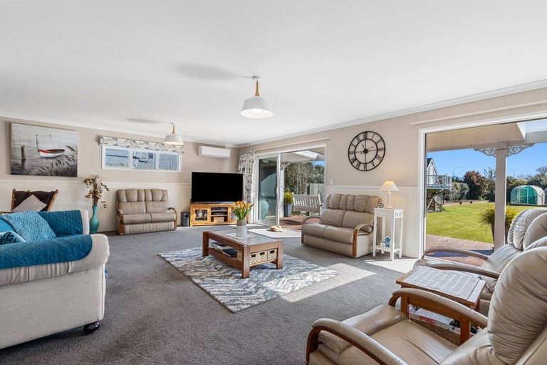 Photo of property in 11 School Road, Riverlands, Blenheim, 7274