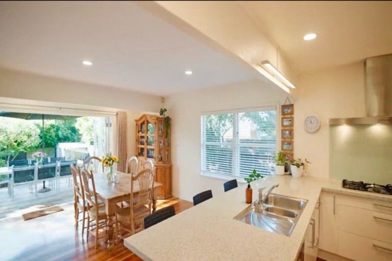 Photo of property in 14 Maleme Avenue, Belmont, Auckland, 0622